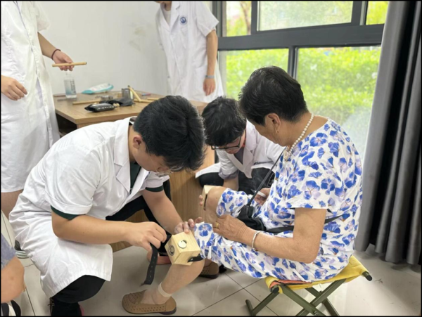 创同配资 关爱老人  健康同行_大皖新闻 | 安徽网